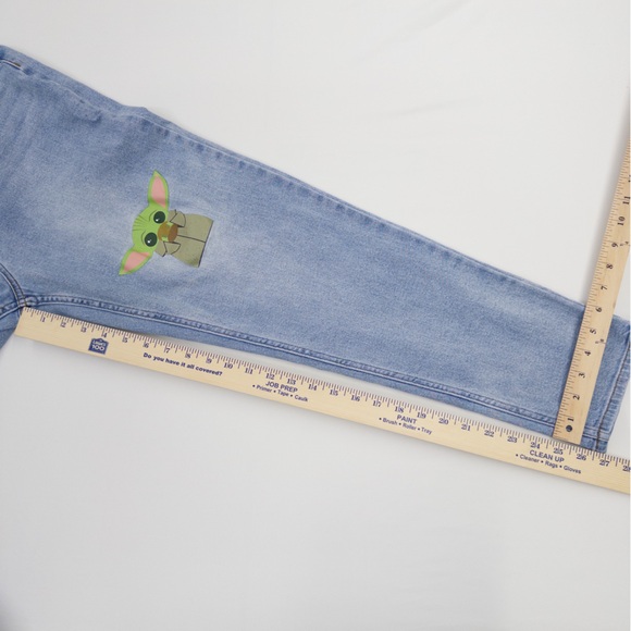 Her Universe Star Wars The Mandalorian The Child Mom Jeans Baby Yoda Size 7 EUC - Picture 8 of 14